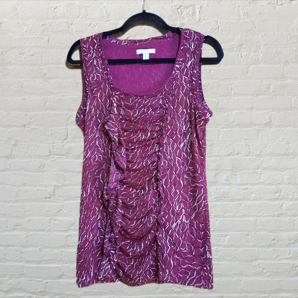 NY AND COMPANY NWOT Graphic ruffle front t…
